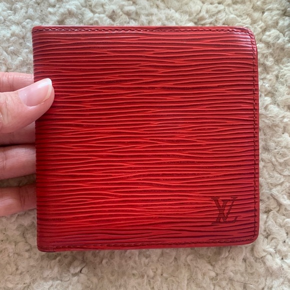 Louis Vuitton epi leather wallet - Picture 12 of 12